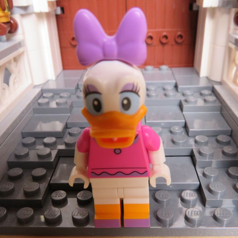 Daisy Duck von vorne